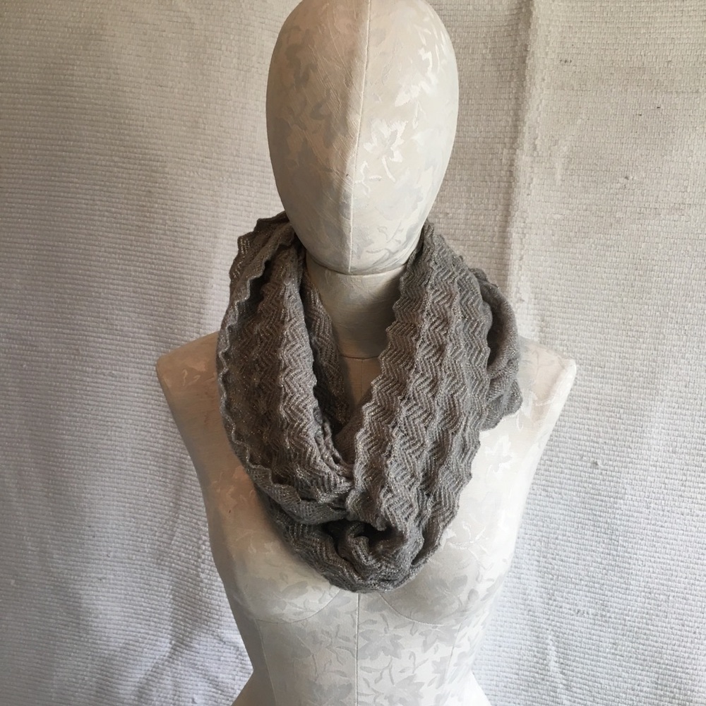 Anthropologie Infinity Scarf Echo The Tube Crochet NWT Grey Tan Neutral - Picture 2 of 8